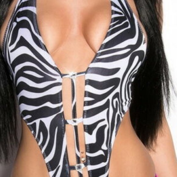 PEEKABOO - Picture 2 of 6